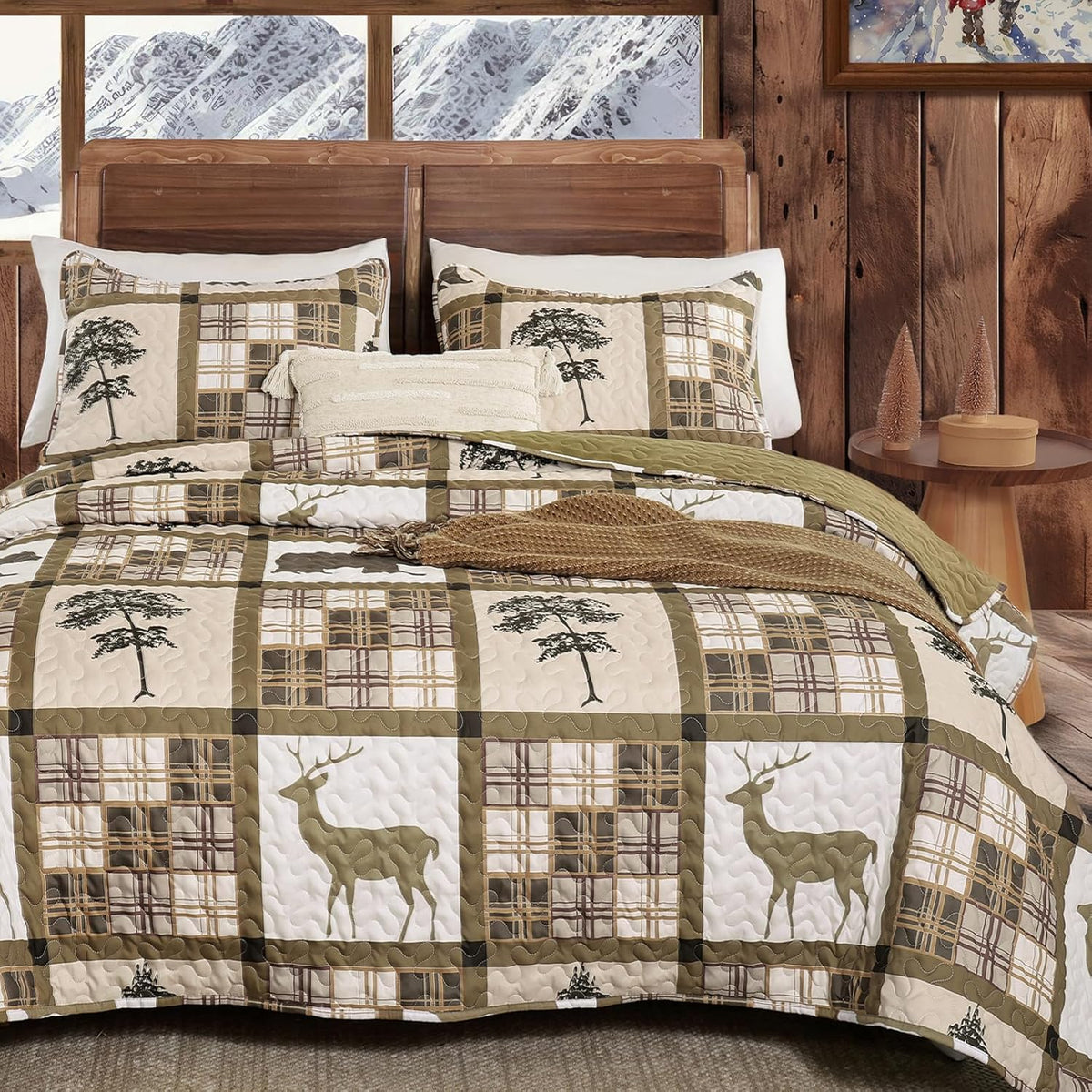 FROZZUR Quilts Queen Size Christmas Patchwork Quilt with Santa Claus Red Stocking Bedspreads Queen Size Snowman Reindeer Soft Coverlet 2 Pillow Cases - Grand Goldman