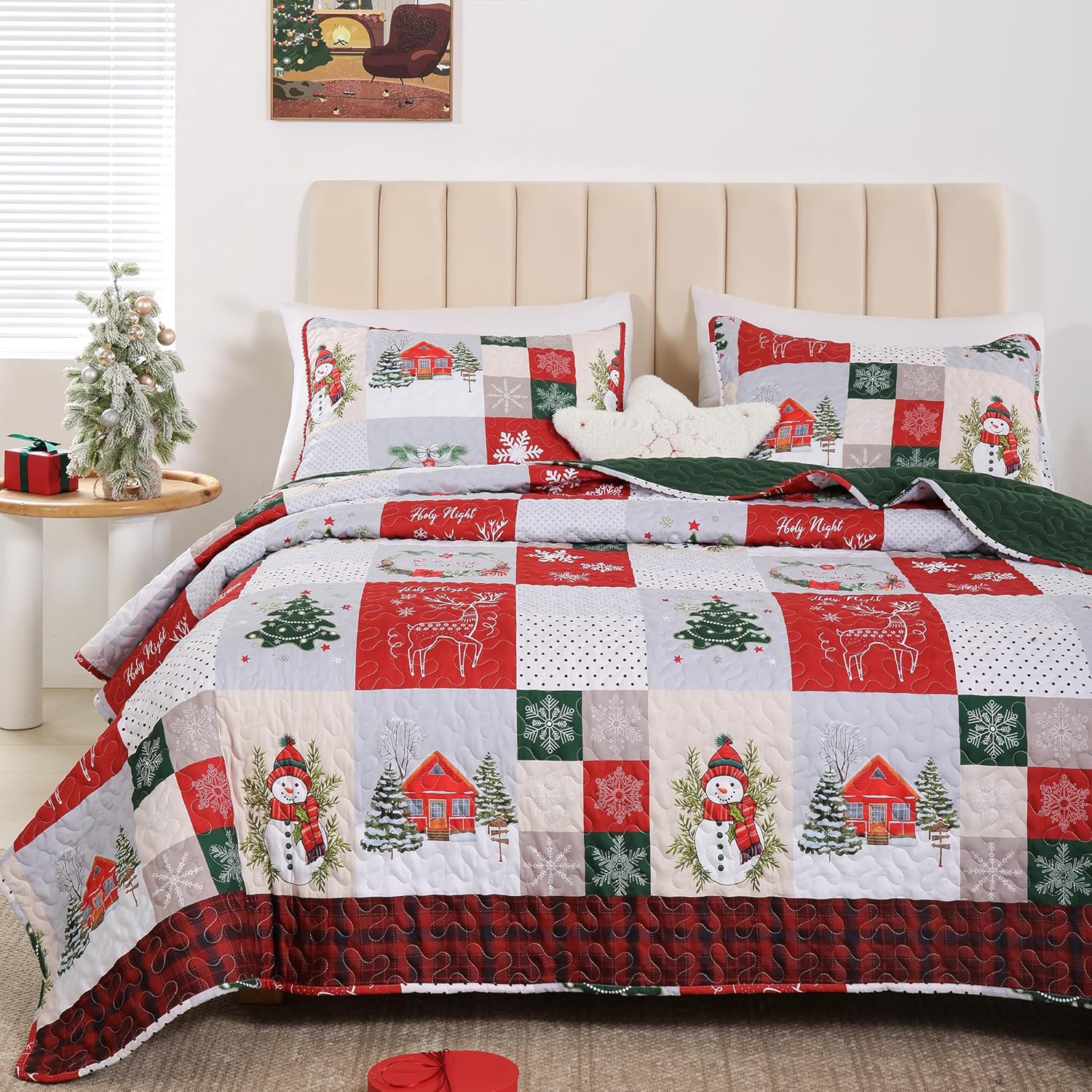FROZZUR Quilts Queen Size Christmas Patchwork Quilt with Santa Claus Red Stocking Bedspreads Queen Size Snowman Reindeer Soft Coverlet 2 Pillow Cases - Grand Goldman