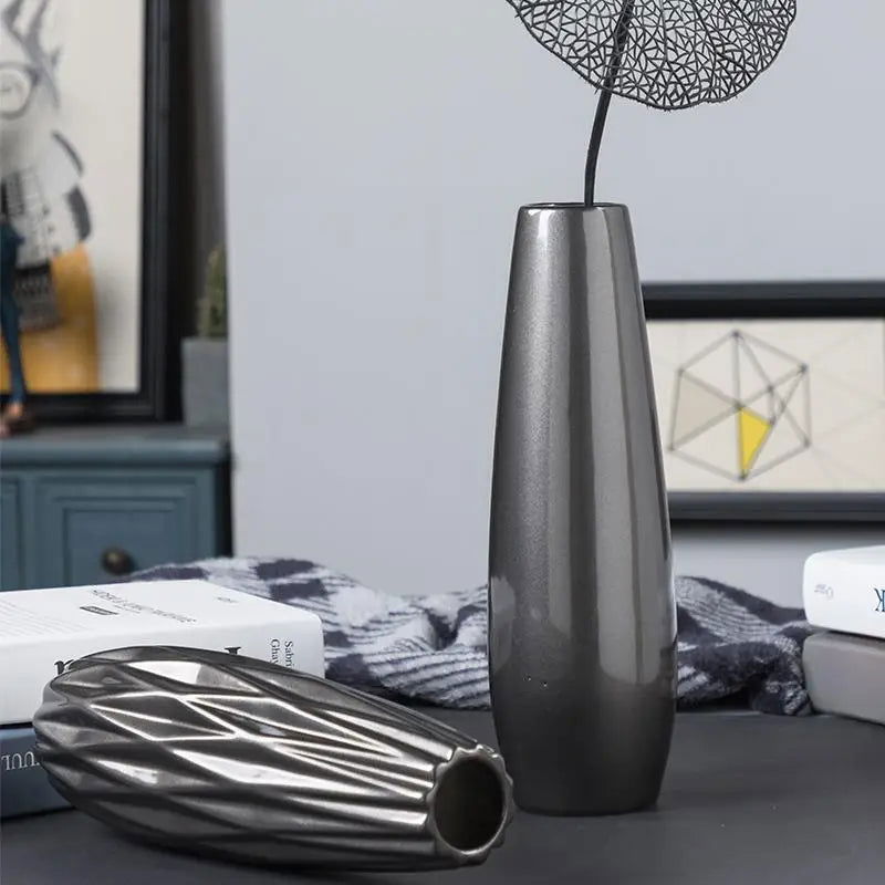 GOTHAM Modern Black Ceramic Tabletop Urns Flowerpot Vase Handmade Geometric Design Living Room Home Creative Wedding Decoration Amphora - Grand Goldman