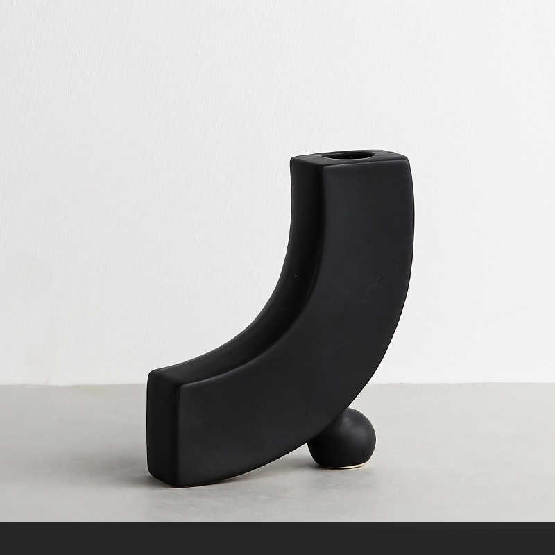 Geometric Shaped Ceramic Vase Ornament - Grand Goldman