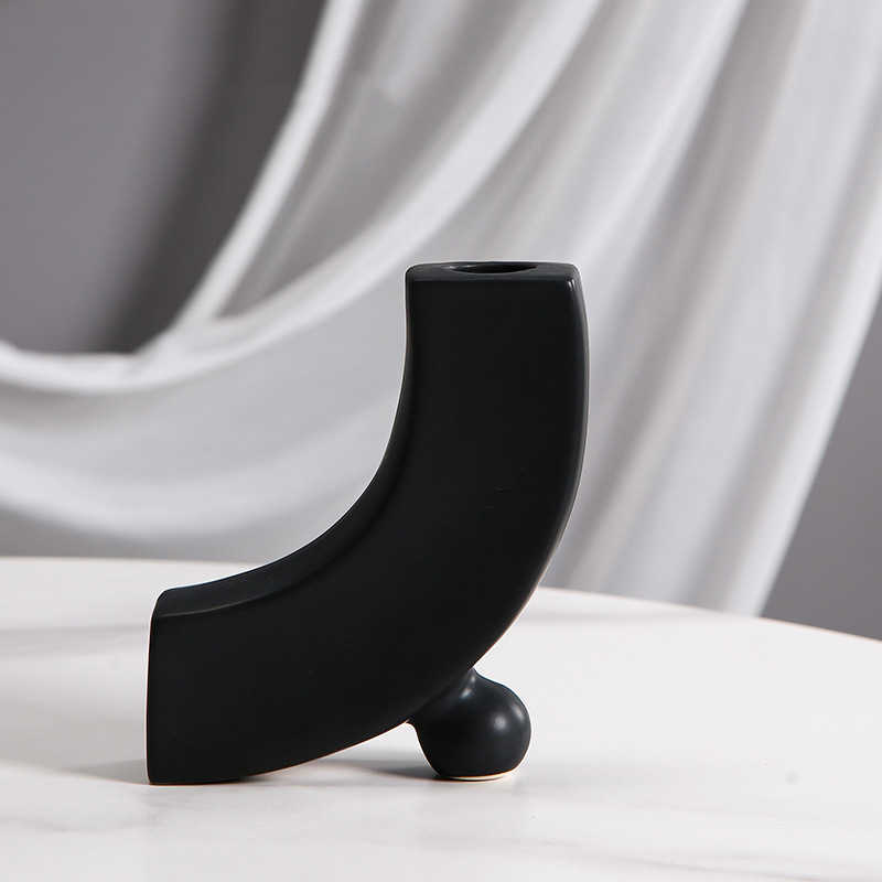 Geometric Shaped Ceramic Vase Ornament - Grand Goldman