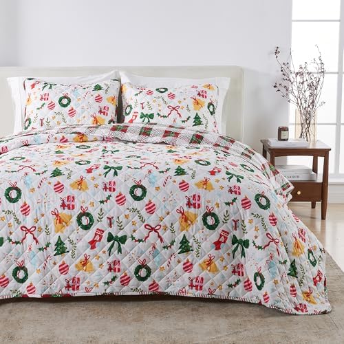 Great Bay Home 2-Piece Christmas Quilt Set with Shams. Reversible Bedspread Coverlet with Holiday Pattern. Holly Collection (Twin/Twin XL) - Grand Goldman