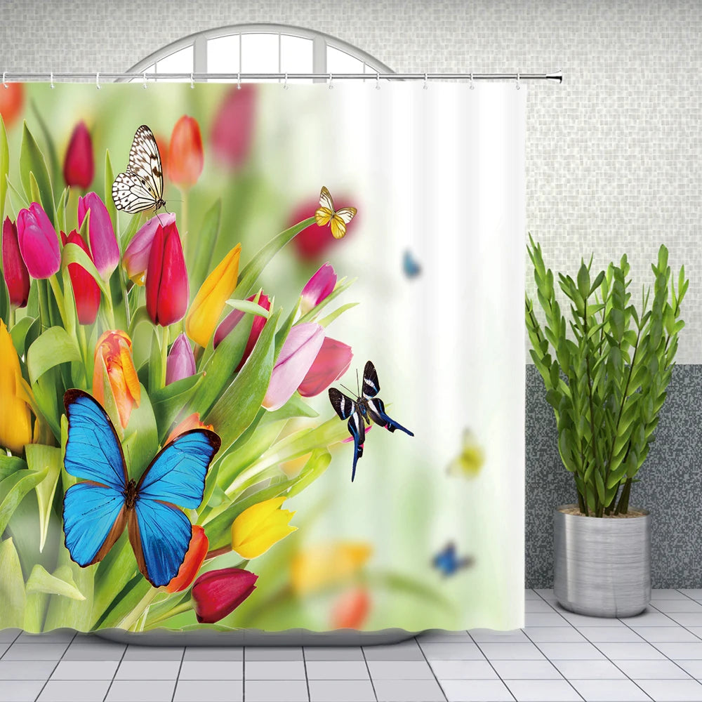 ست پرده دوش پروانه گل بهاری رنگارنگ با طرح گل‌های گیاهی، لاله، رز، بابونه برای دکور حمام، پارچه پلی‌استر