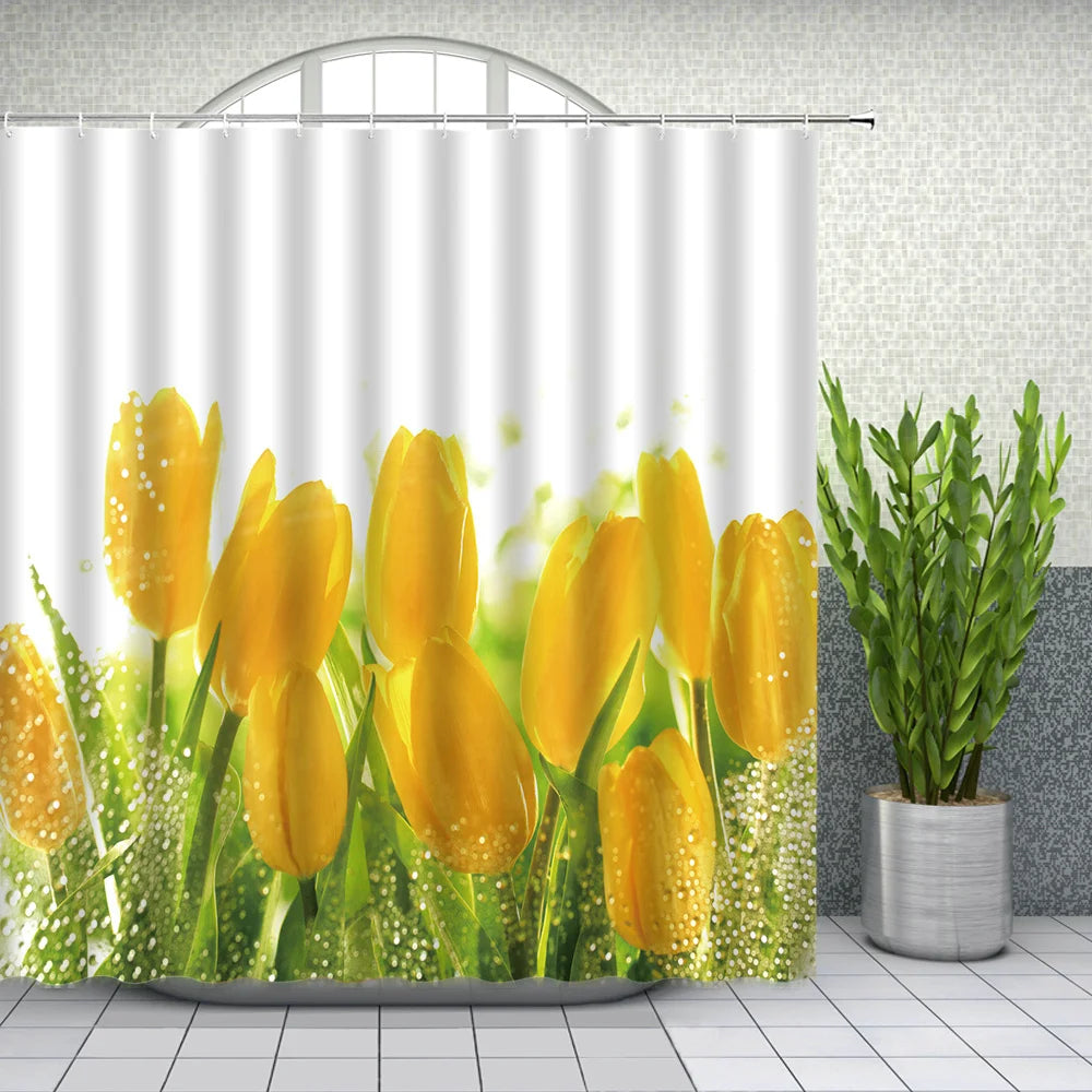 ست پرده دوش پروانه گل بهاری رنگارنگ با طرح گل‌های گیاهی، لاله، رز، بابونه برای دکور حمام، پارچه پلی‌استر