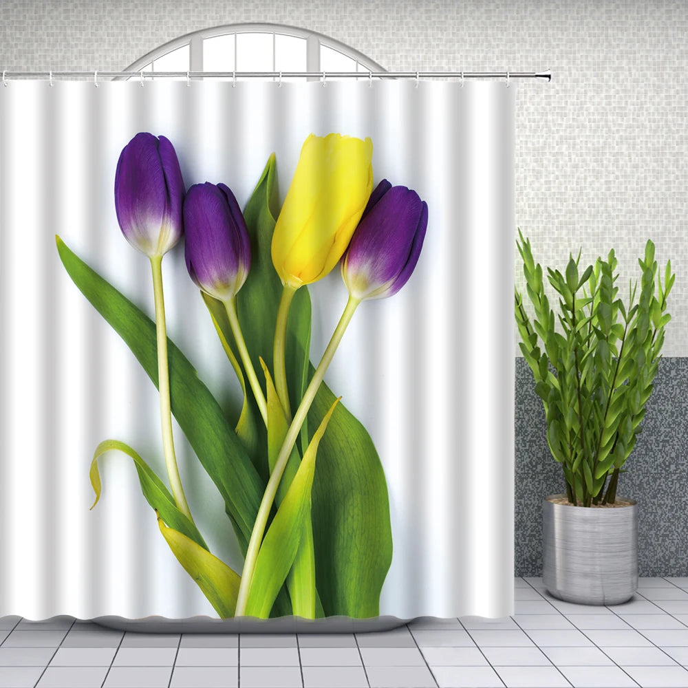 ست پرده دوش پروانه گل بهاری رنگارنگ با طرح گل‌های گیاهی، لاله، رز، بابونه برای دکور حمام، پارچه پلی‌استر