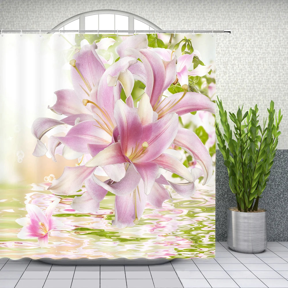 ست پرده دوش پروانه گل بهاری رنگارنگ با طرح گل‌های گیاهی، لاله، رز، بابونه برای دکور حمام، پارچه پلی‌استر