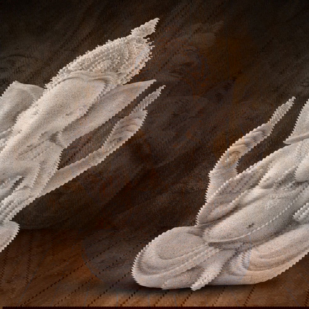 Hindu rock statue - Grand Goldman