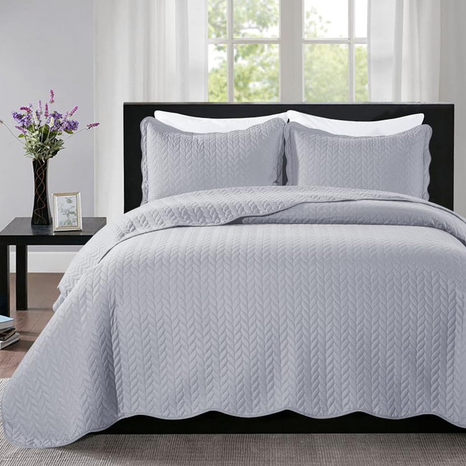 IR Imperial Rooms Queen Quilt Bedding Set Size (90" x 96") + 2 Pillow Shams (20" x 26"+ 2") - 3 Pcs All Season Lightweight Reversible Microfiber Coverlet Embossed Quilt Bedspread (White) - Grand Goldman