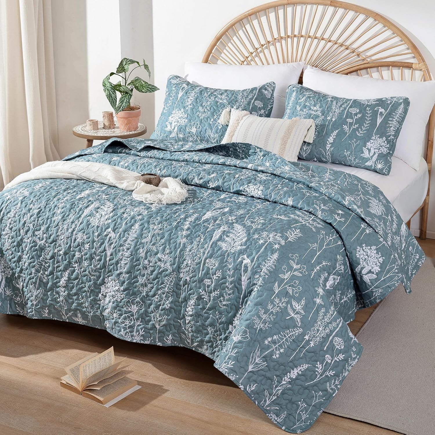 JANZAA Quilts Queen Size Sage Green Quilt Botanical with Floral Pattern Microfiber Bedspreads Queen Size 3 Pieces Lightweight Comforter Reversible Bedding Set with 2 Pillow Cases - Grand Goldman