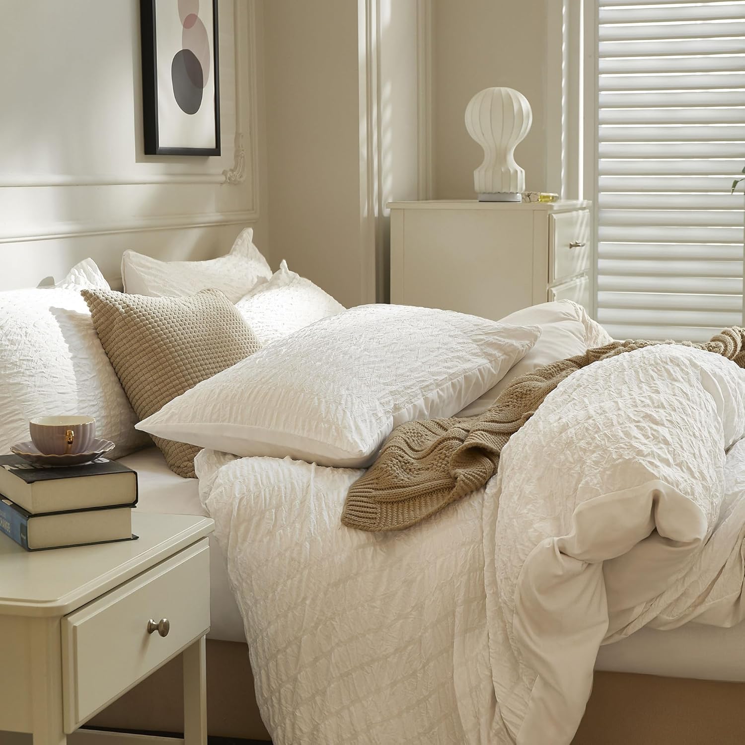 JELLYMONI White Duvet Cover Queen Size, 3pcs Washed Microfiber Bedding Set, Soft Breathable Seersucker Duvet Cover Set with Zipper Closure and Corner Ties for All Seasons - Grand Goldman