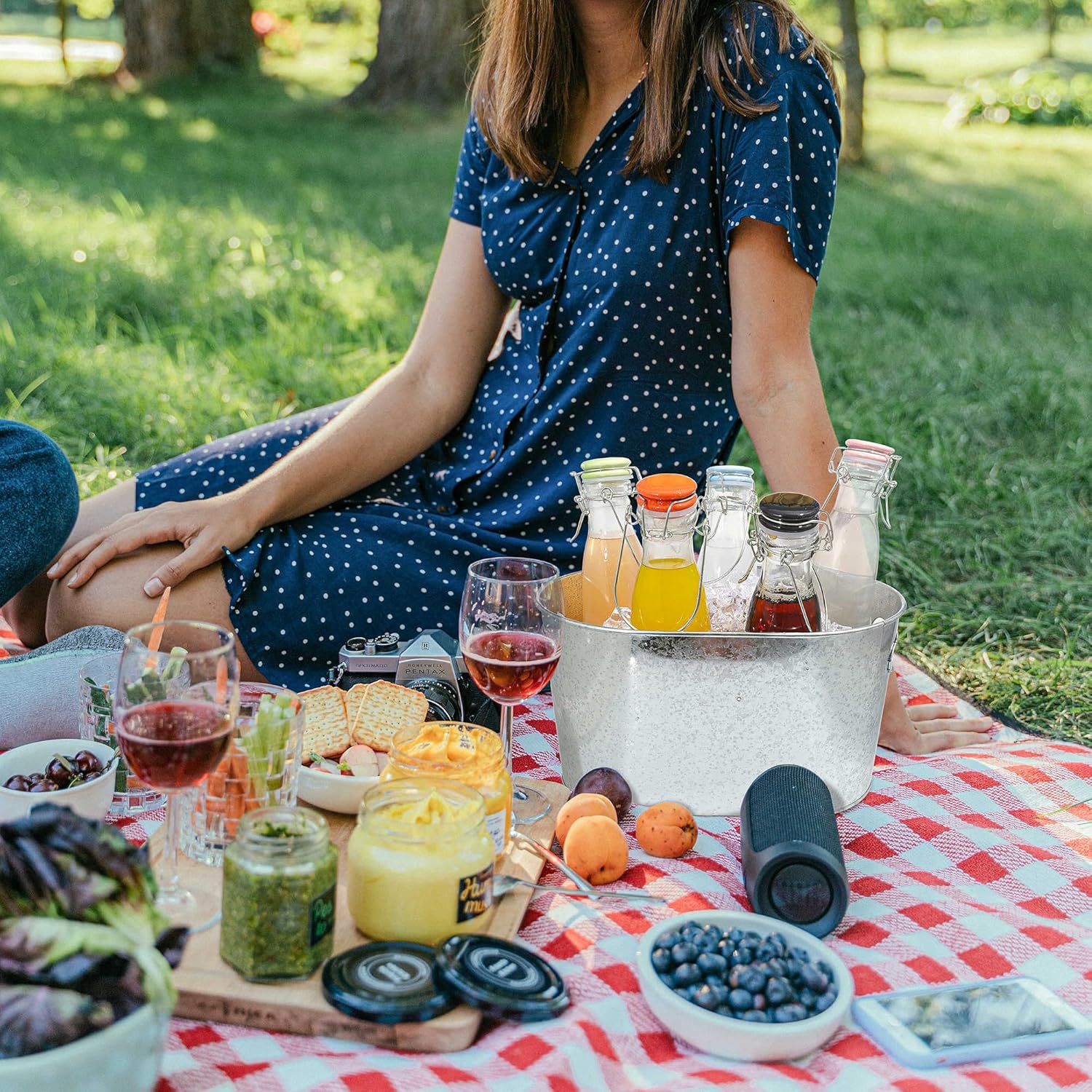 Medium Size 5-Quart Galvanized Metal Tin Tub for Beverages, Beer Bottles, Planters and Décor - Lightweight and Durable - 12x8x6.5 inches (Pack of 2) - Grand Goldman