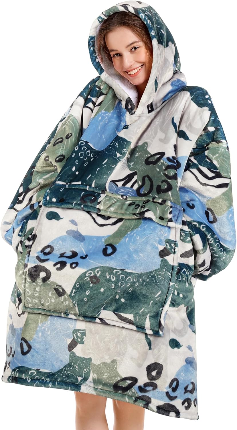 Narecte Oversized Blanket Hoodie Blanket for Women,Wearable Blanket Adult Giant Hoodie Cozy Sweatshirt Kawaii Stuff,Birthday Gifts for Women, for Sister,Teen Girl Gifts Strawberry - Grand Goldman