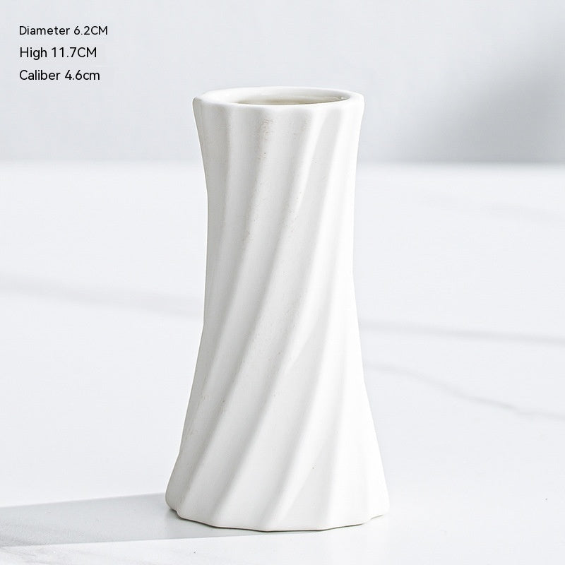 Nordic Simple Ceramic Lines Small Vase - Grand Goldman