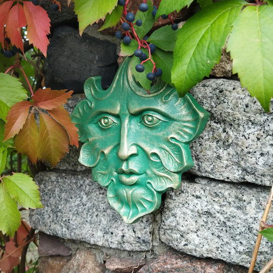 Leaves Face European Retro Statue Pendant