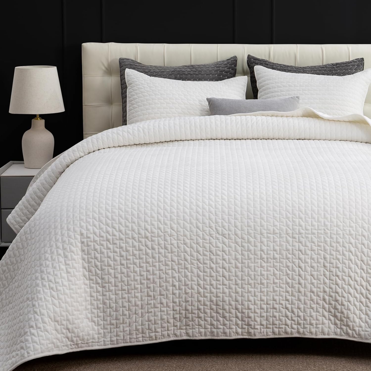 Powdion Velvet Quilt King Size, Oversized Bedspread Quilted Bedding Set, Luxurious Soft Coverlet Set Lightweight Velvet Comforter for All Season with 2 Pillow Shams, Army Green Striped Quilt Set - Grand Goldman