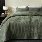 Powdion Velvet Quilt King Size, Oversized Bedspread Quilted Bedding Set, Luxurious Soft Coverlet Set Lightweight Velvet Comforter for All Season with 2 Pillow Shams, Army Green Striped Quilt Set - Grand Goldman
