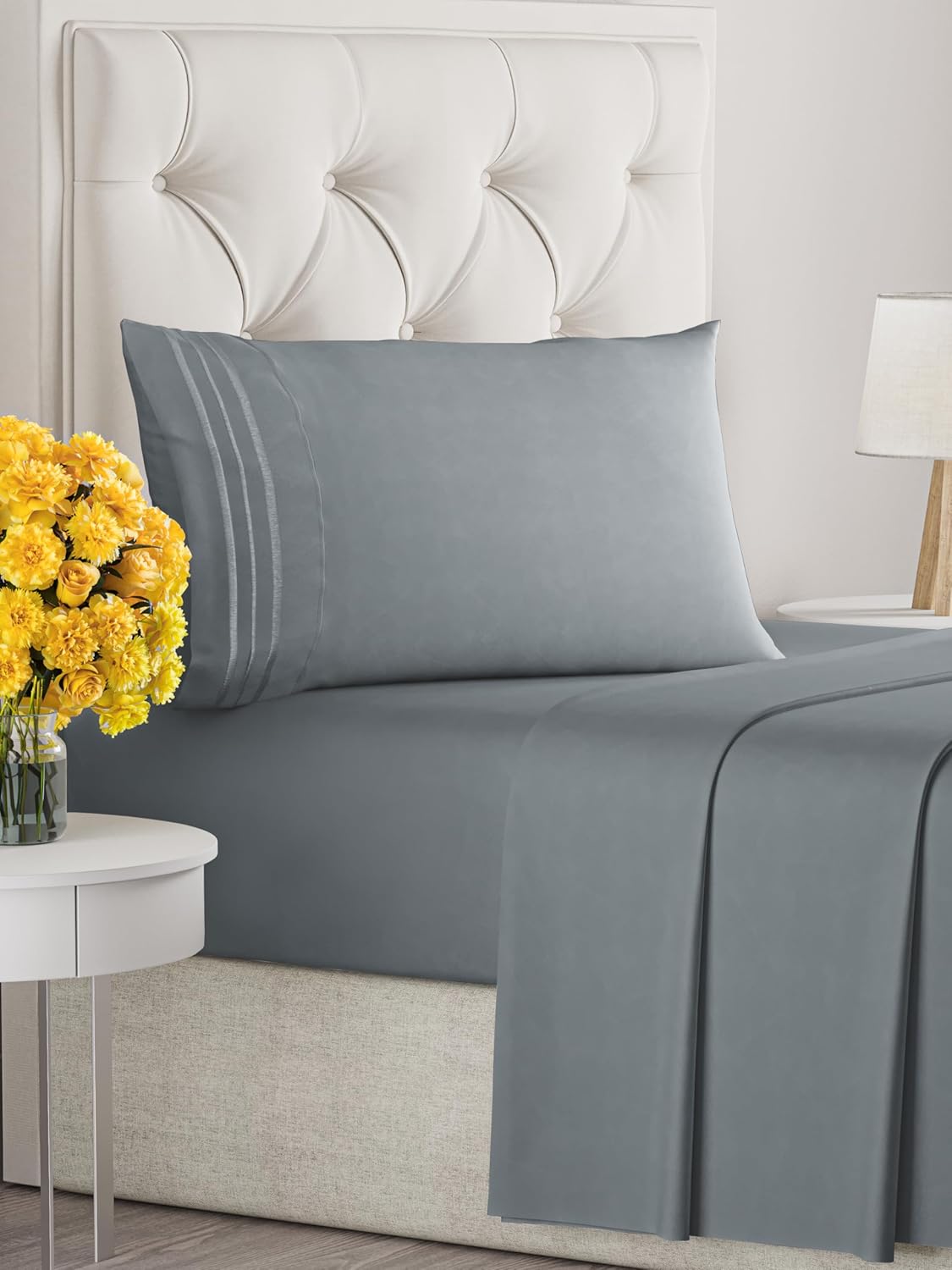 Queen Size 4 Piece Sheet Set - Comfy Breathable & Cooling Sheets - Hotel Luxury Bed Sheets for Women & Men - Deep Pockets, Easy-Fit, Extra Soft and Wrinkle Free Sheets - White Oeko-Tex Bed Sheet Set - Grand Goldman