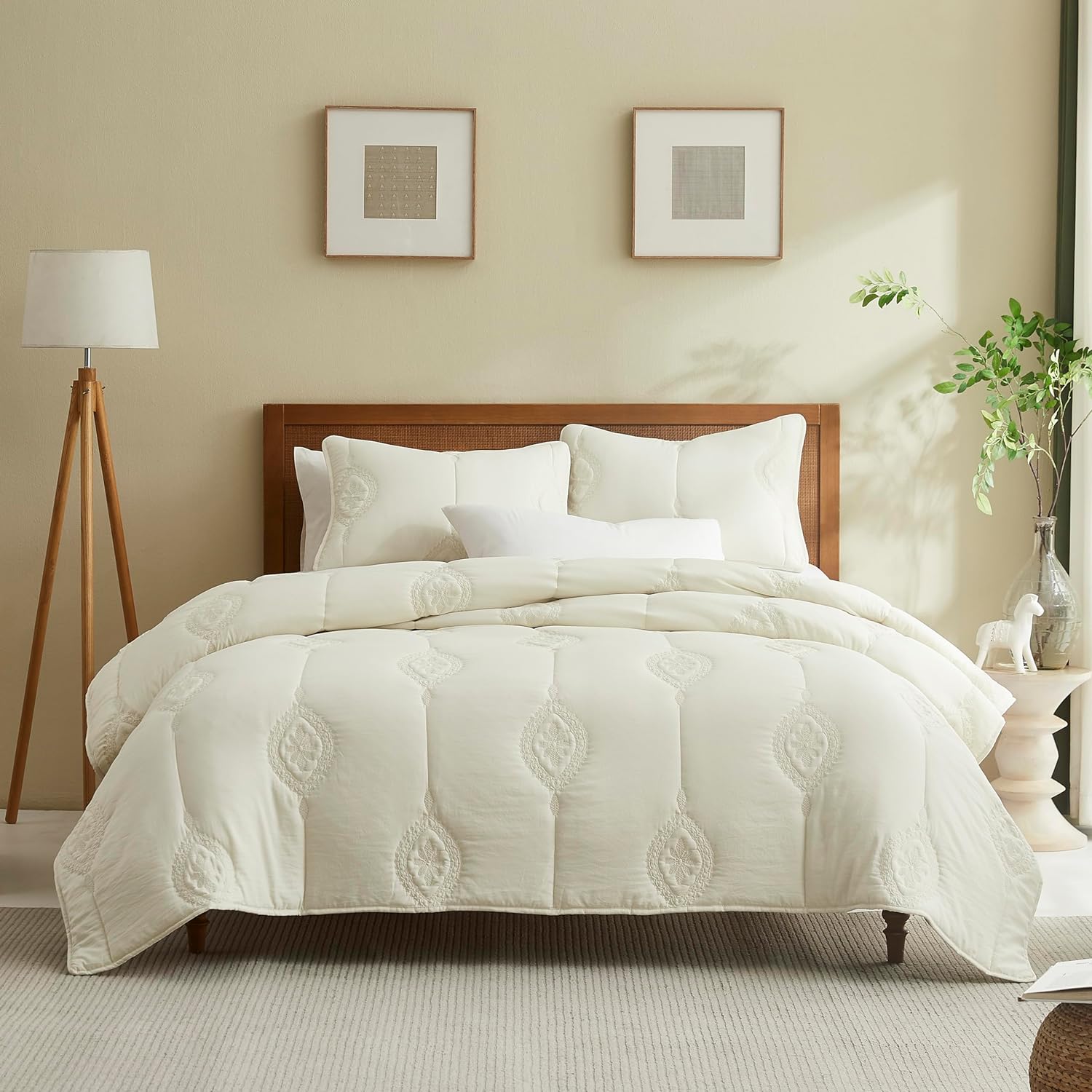 ROARINGWILD White Queen Size Quilt Bedding Sets with Pillow Shams, Full Lightweight Soft Bedspread Coverlet, Quilted Blanket Thin Comforter Bed Cover for All Season, 3 Pieces, 90x90 inches - Grand Goldman