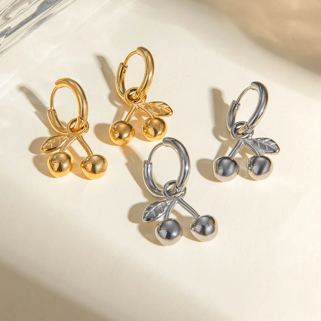 18K forgyldt rustfrit stål geometrisk kirsebærdesign Guldfarve vedhængsøreringe delikat temperament Modesmykker Kvinder