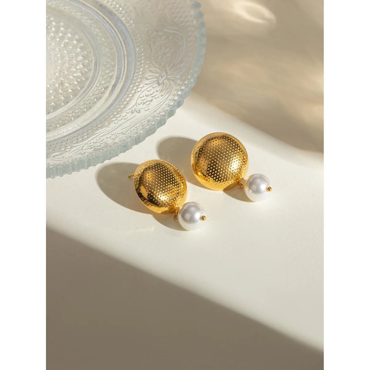 Pendientes de perla de imitación semiredondos de acero inoxidable ligero y acogedor minimalista PVD 18K para mujer a la moda, joyería impermeable bijou