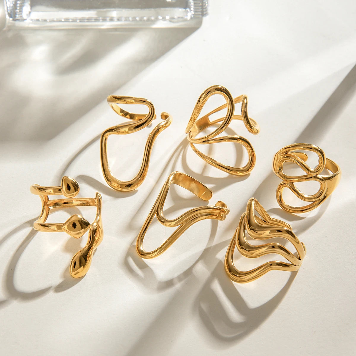 18K Goud Vergulde Bedel Onregelmatige Vloeibare Niche Uniek Lijnontwerp Open Ring Dames Hoge Kwaliteit Roestvrijstalen Sieraden Geschenk