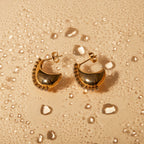 Orecchini delicati a goccia d'acqua a forma di fagiolo in acciaio inossidabile placcato oro 18k con diamanti incastonati, gioielli leggeri e accoglienti per donne