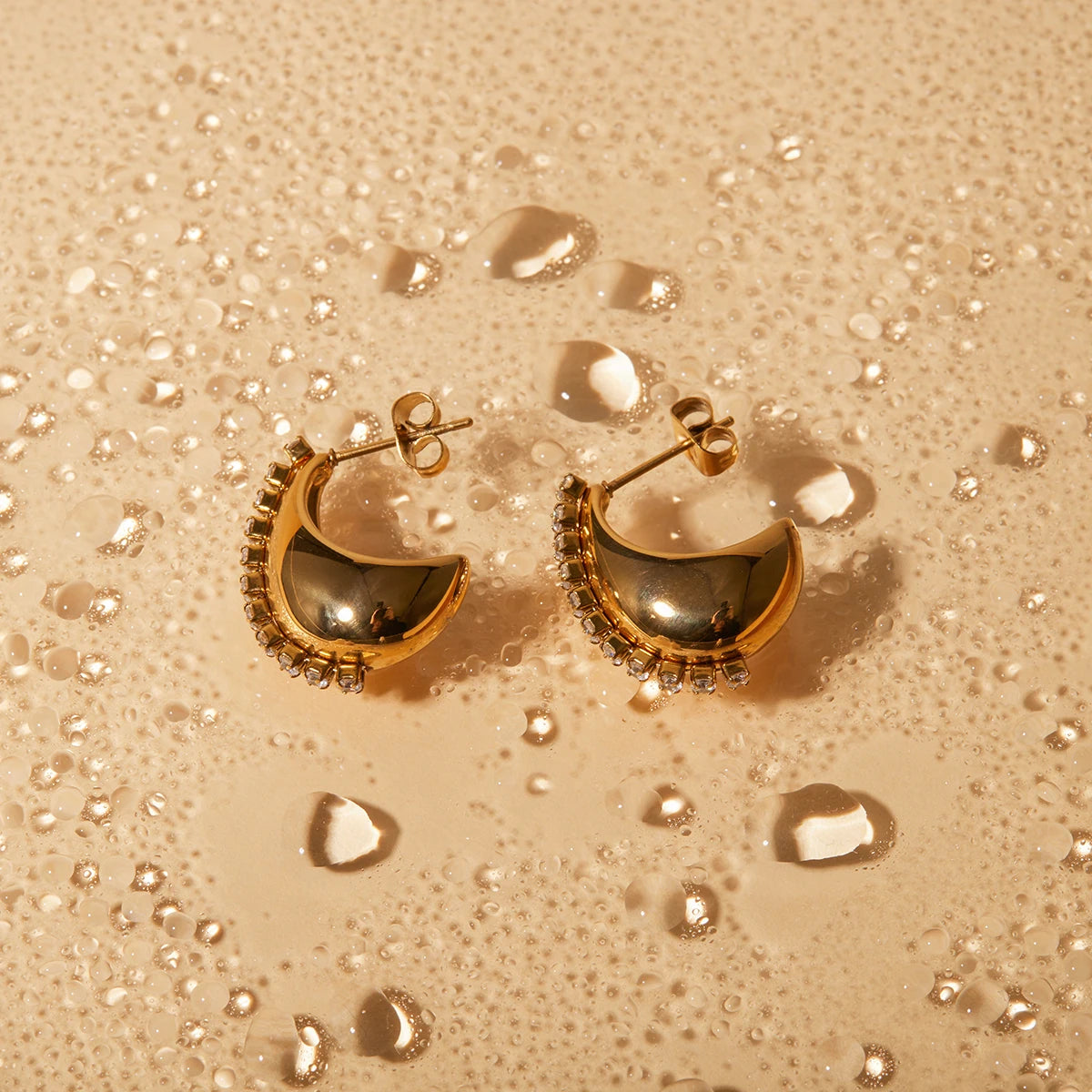 18k forgyldt delikat rustfrit stål Vanddråbe bønneøreringe Indlæg diamanter lette hyggelige smykker til kvinder