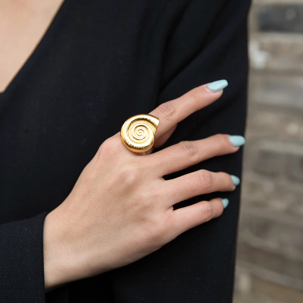 Markanter Edelstahl 18k vergoldeter Muschelförmiger Spiral-Öffnungsring Wasserdichtes Metall Damen Textur Vielseitiger Schmuck Geschenk