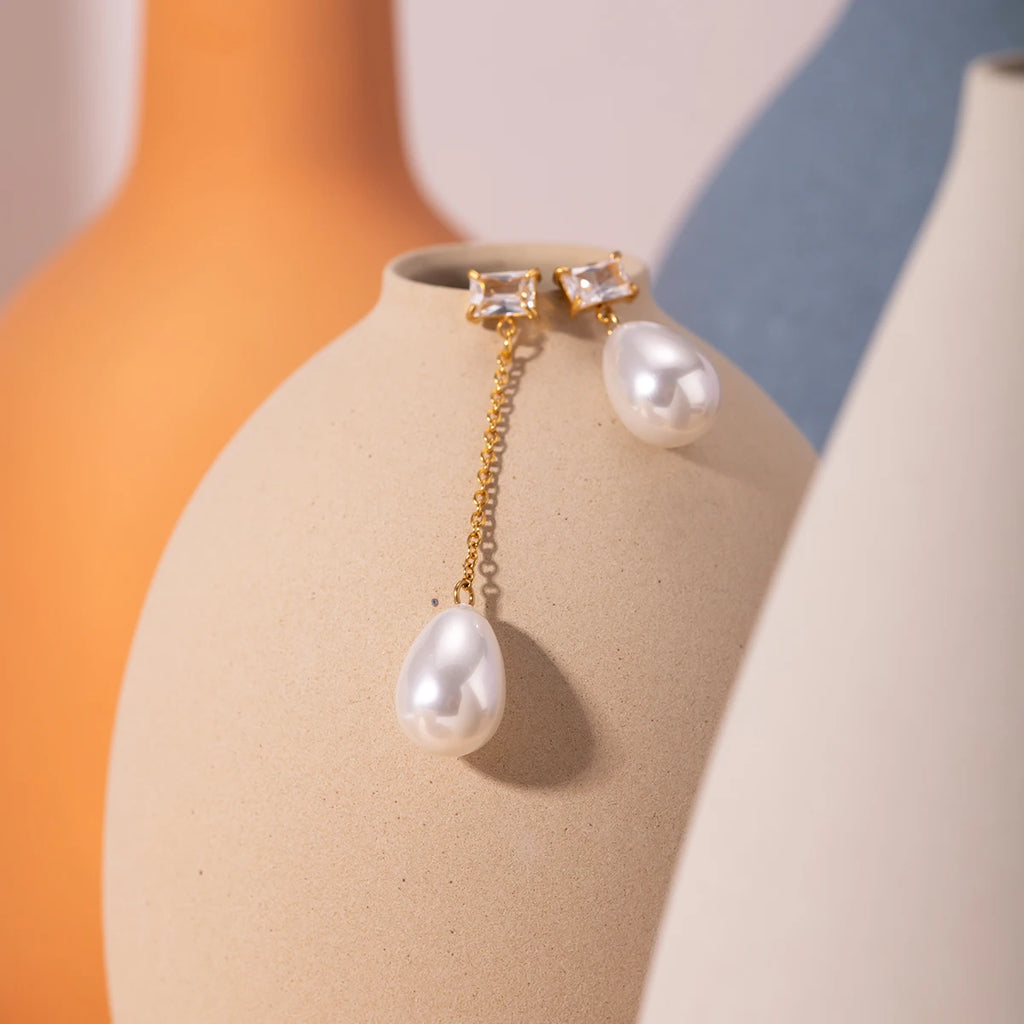 18K PVD Edelstahl Leichter Luxus Rechteckiger Zirkon Tropfenförmiger Asymmetrischer Anhänger Perlenohrringe Damen Statement Schmuck