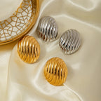 Roestvrijstalen minimalistische schelpstructuur 18K goud vergulde ovale draad oorbelclip verkleuringbestendig lichte luxe dames oorbellen