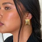 Geometrische wasserdichte 18k vergoldete Edelstahl-Ohrstecker mit Streifen, symmetrisch, stilvoll, antiallergisch, markanter Schmuck