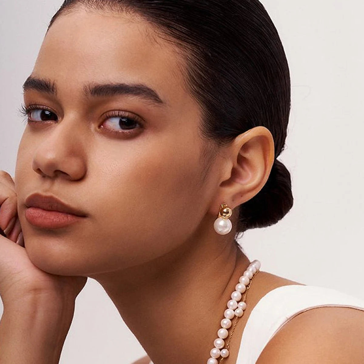 18k vergoldete stilvolle minimalistische Glas-Imitationsperlen-Ohrringe aus Edelstahl für Frauen, antiallergisch, wasserdichter Schmuck