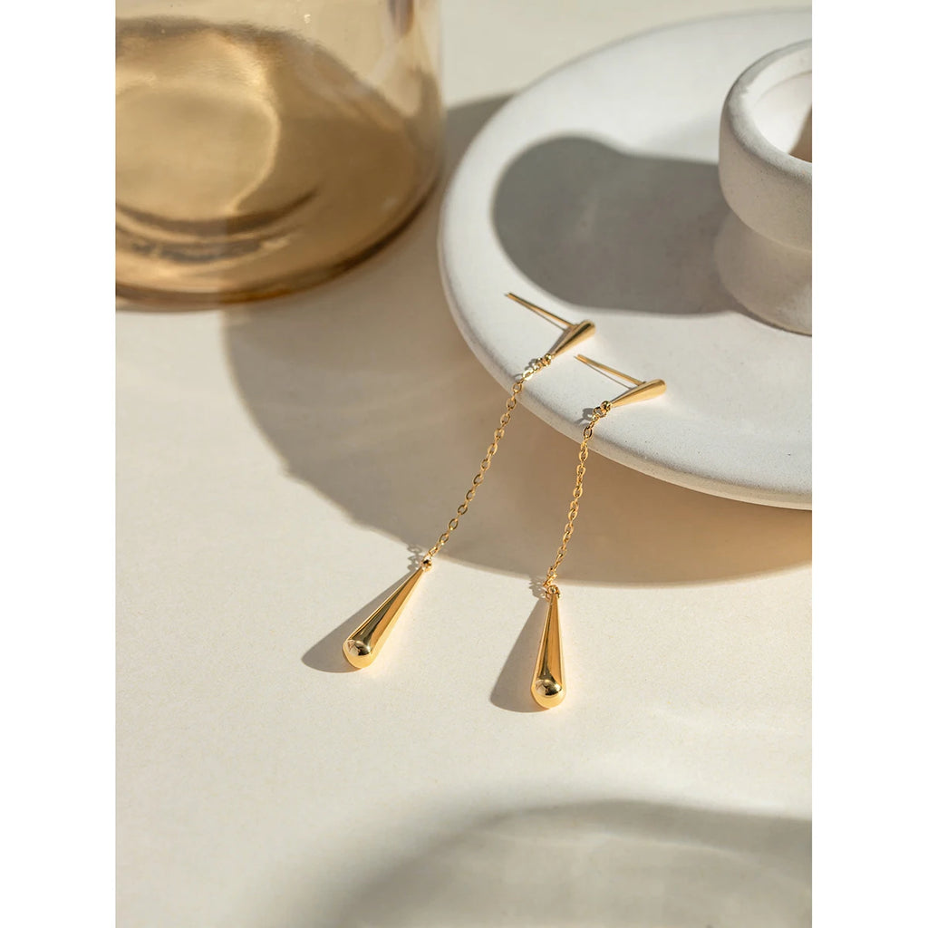 Brincos Pingente Franjas em Forma de Gota de Água Minimalistas Banhados a PVD 18K Aço Inoxidável Moda Delicada Charme Joias Femininas