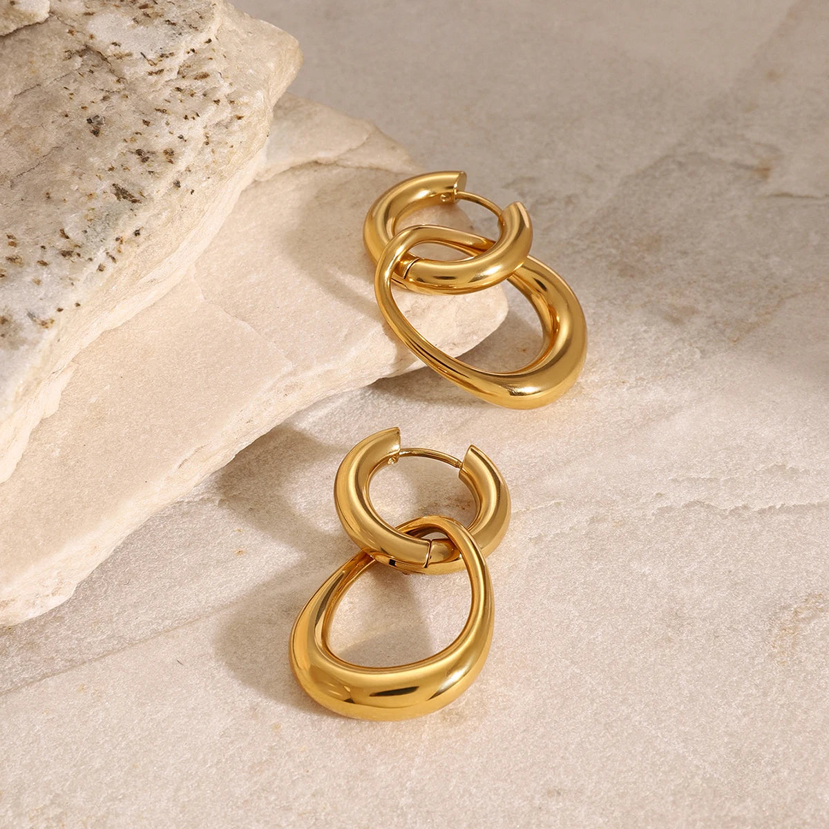 Minimalista Pendiente Circular Hueco Irregular Liso de Acero Inoxidable Chapado en Oro de 18k Joyería de Encanto Moderna para Mujer