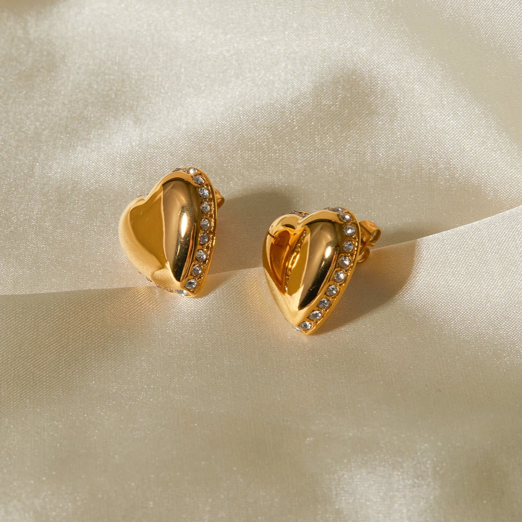 Rustfrit stål 18k forgyldt Minimalistisk Love Heart Øreringe Indlæg med Rhinestones Vandtæt Femme Chic Gala Stilfulde smykker