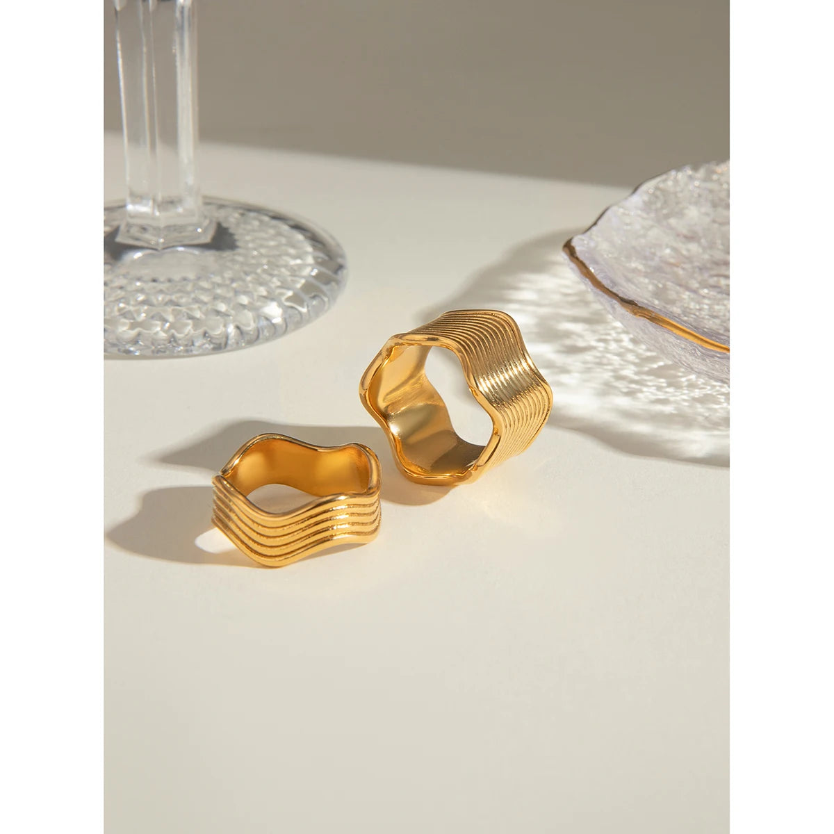 18K PVD Plated Vintage Fashion Minimalist Wave Line Closed Ring Stainless Steel Women Prevent Allergy Metal Stylish Jewelry