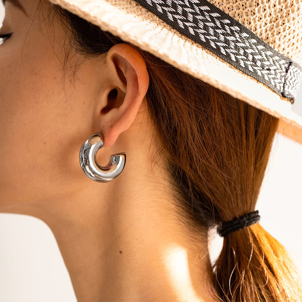 Minimalistischer geometrischer, pummeliger, hohler C-förmiger Ohrring aus Edelstahl, Statement-Metallstruktur, Charme-Schmuck für Frauen