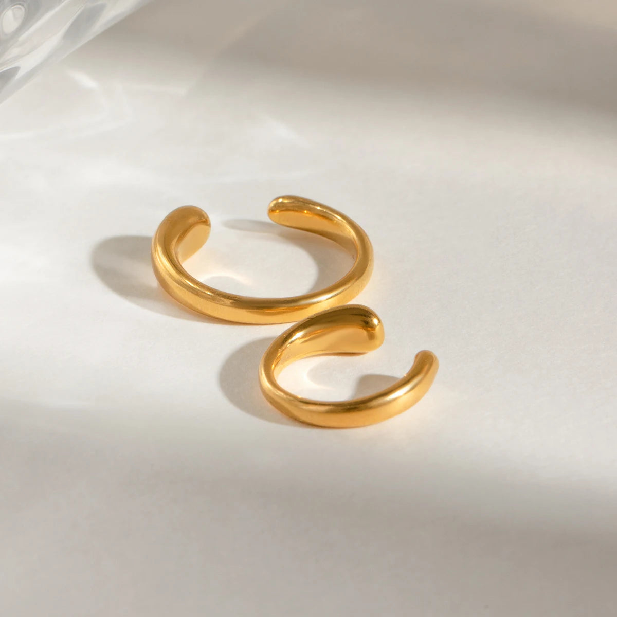 18 karat forgyldt rustfrit stål et par minimalistiske glatte øreclips forhindrer allergi temperament mode charmesmykker