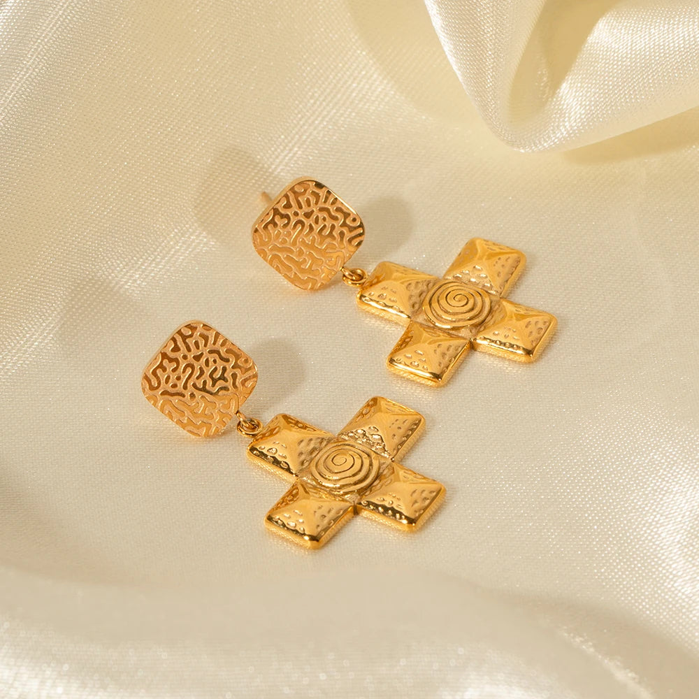 Anløbssikker 18K forgyldt rustfrit stål Gevinddesign Minimalistisk Cross Pendant Øreringe Til Damer Øre Designer smykker