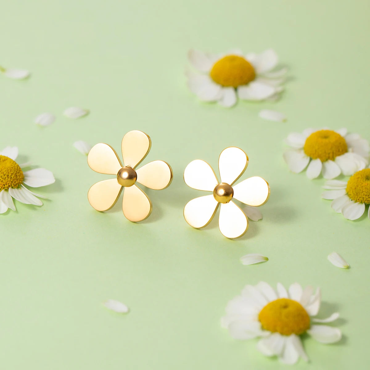 Light Luxury 18K Gold PVD Plated Stainless Steel Elegant Five-petal Flower Small Daisy Earrings Women Statement Charming Jewelry
