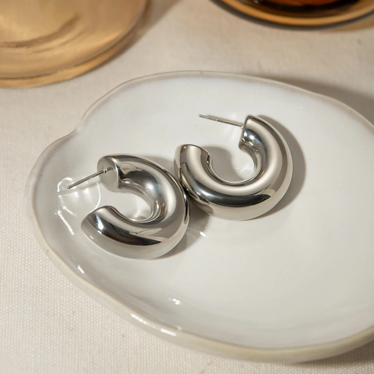 Minimalistisk rustfrit stål geometrisk buttet stil hul C-formet ørering Statement Metal tekstur charmsmykker til kvinder