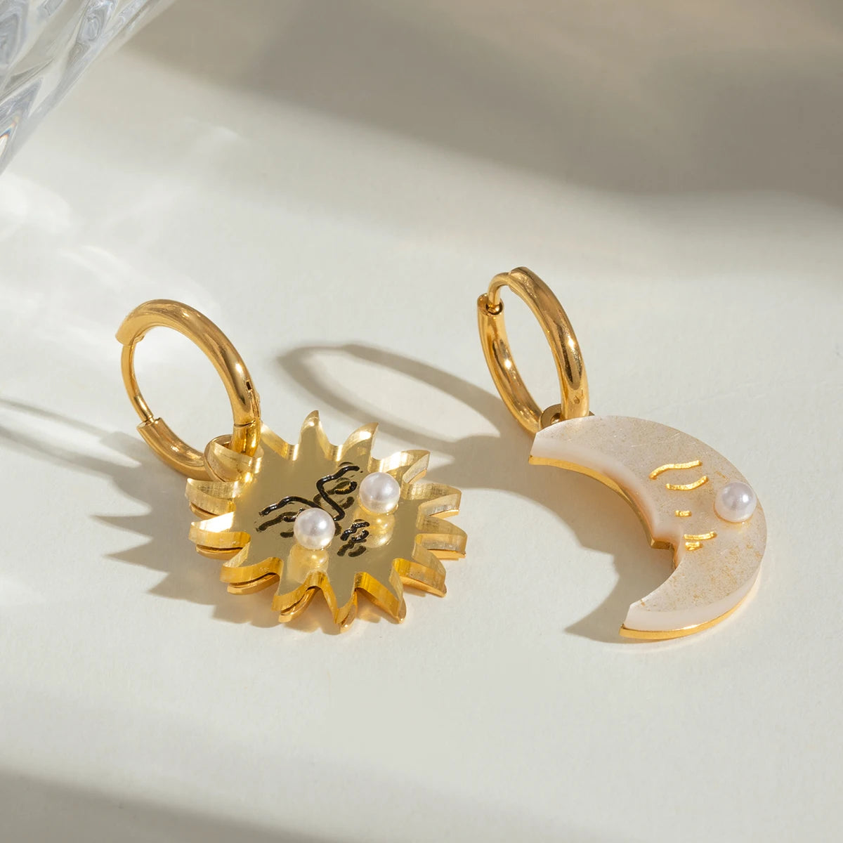 Minimalist 18K Beach Stainless Steel Sun Moon Plate Shell Pearl Hoop Earrings Women Anti Allergic Elegant Charm Daily Jewelry