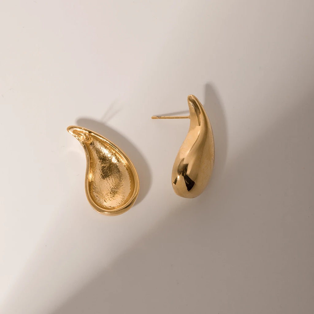 Vandtæt glat rustfrit stål Vanddråbeformede øreringe Statement Metaltekstur Populære metal 18K forgyldte smykker