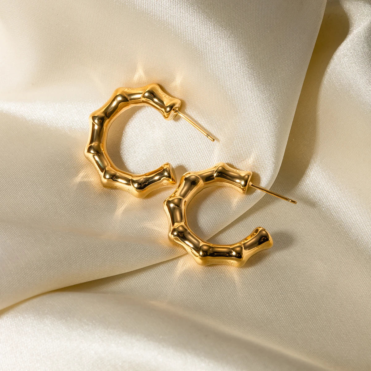 Rustfrit stål Creative 18K forgyldt minimalistisk glatte bambusled C-formede øreringe Vandtætte personlighedssmykker