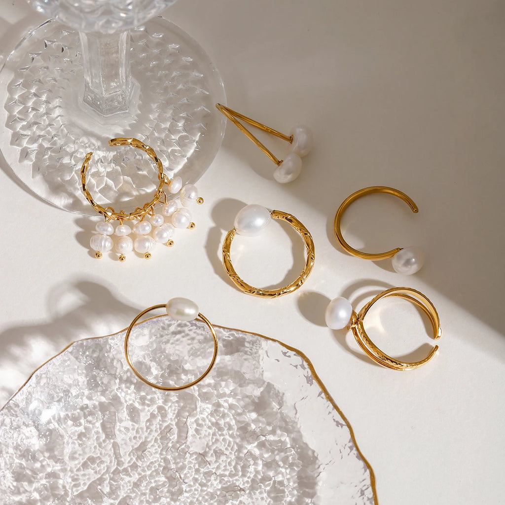 Minimalistischer, 18k vergoldeter Edelstahl, doppellagiger, hohler Süßwasserperlen-Öffnungsring für Damen, anti-allergischer Charmschmuck