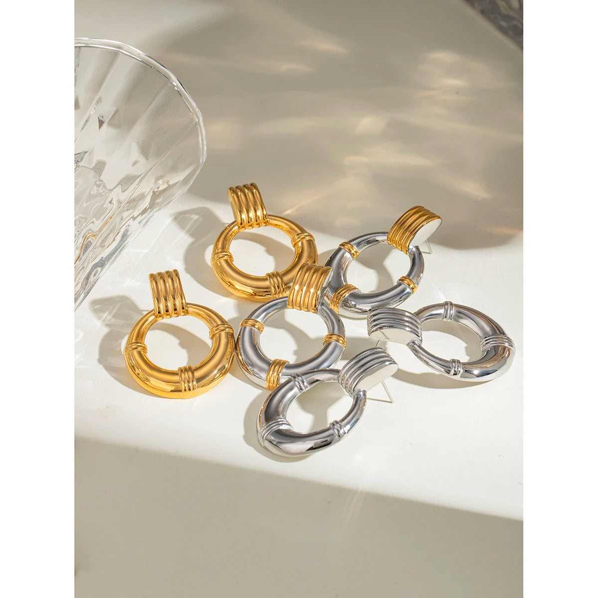 18K PVD belagt vintage metal tekstur cirkel rund hul rib øreringe rustfrit stål kvinder forebygger allergi Stilfulde smykker