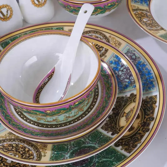 Ensemble de vaisselle familiale Assiette de nourriture occidentale Bol Ensemble de café Vente chaude d'ensembles de vaisselle en porcelaine de couleur européenne Cadeaux CLASSIQUES