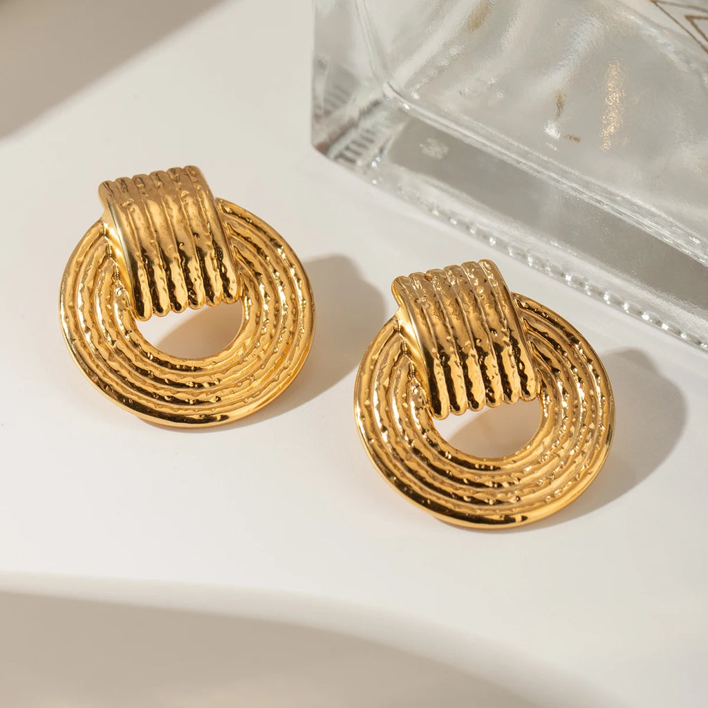 18k vergoldete minimalistische leichte gemütliche Hammerstruktur Kompassförmige Ohrringe personalisierter Edelstahl Statement-Schmuck