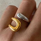 Minimalistische 18k Goud Vergulde Lichte Gezellige Kleur Matchende Kruis Asymmetrische Open Ring Charmante Roestvrijstalen Statement Sieraden