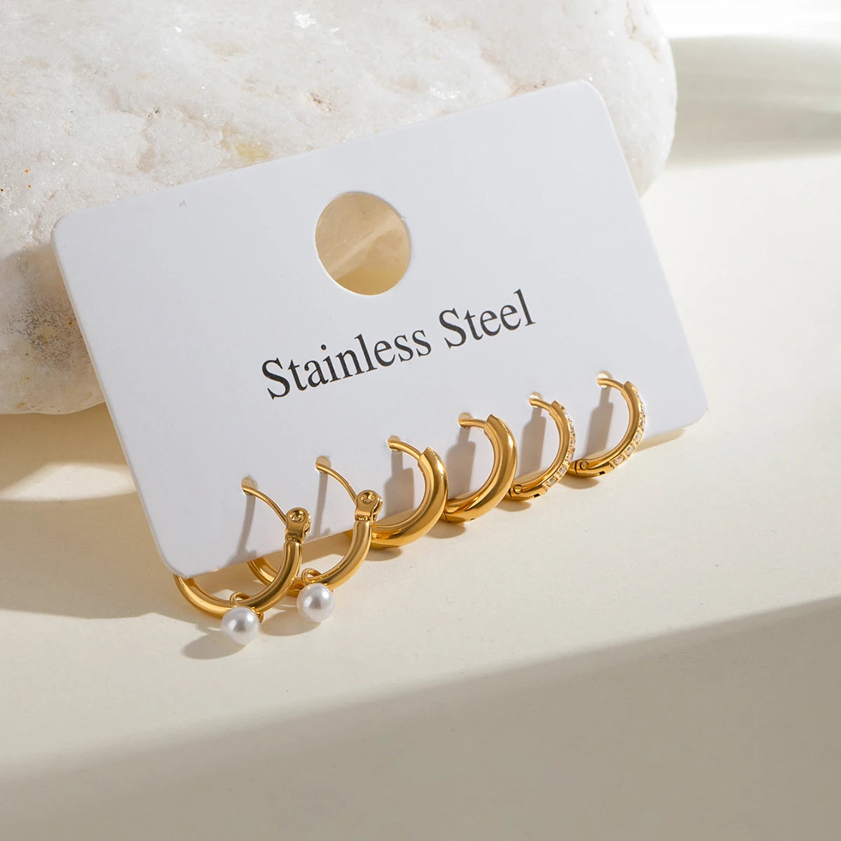 3 Paare pro Karte Edelstahl weiße Strass-Perlen-Ohrringe für Damen 18K PVD-beschichtet, antiallergisch, rostfrei Schmuck